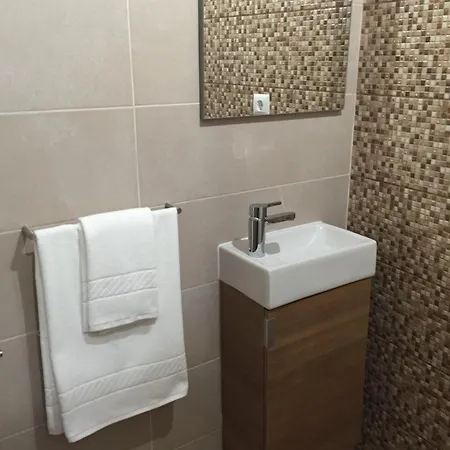 Casa A 5 Minutos A Pe Da * Ponta Delgada (Sao Miguel)